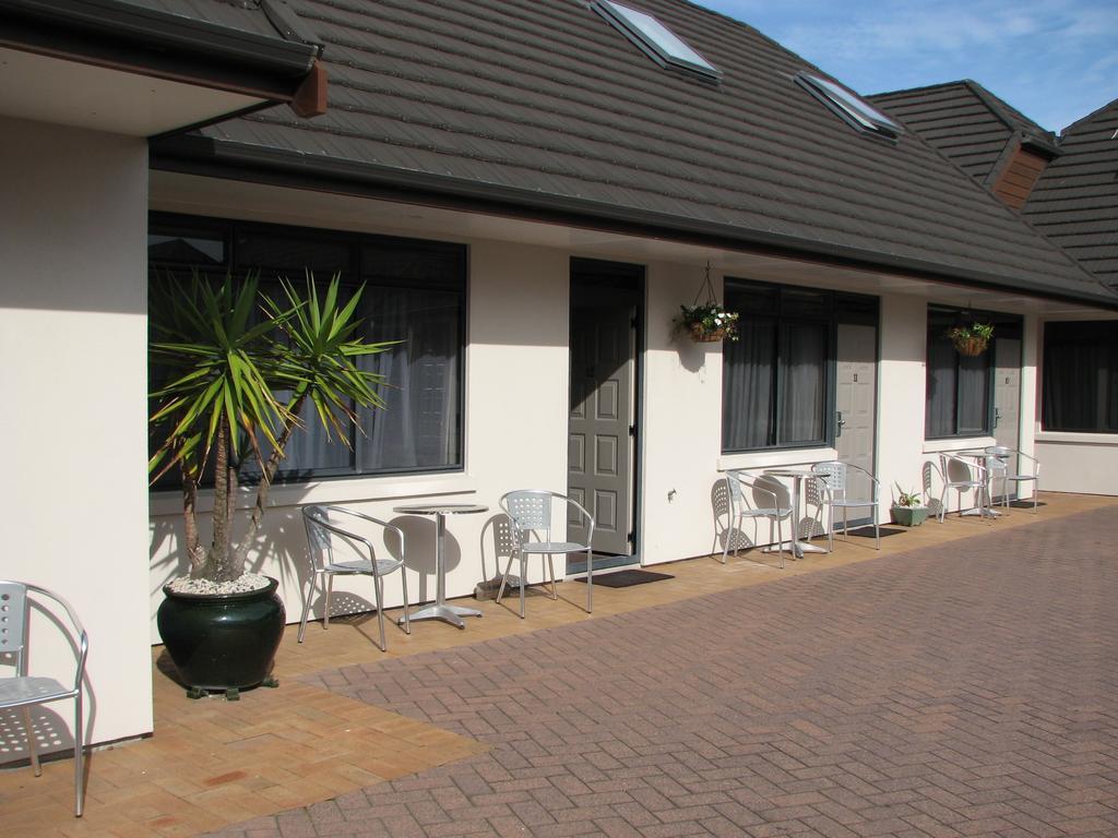 Bay Palm Motel Mount Maunganui Exterior photo